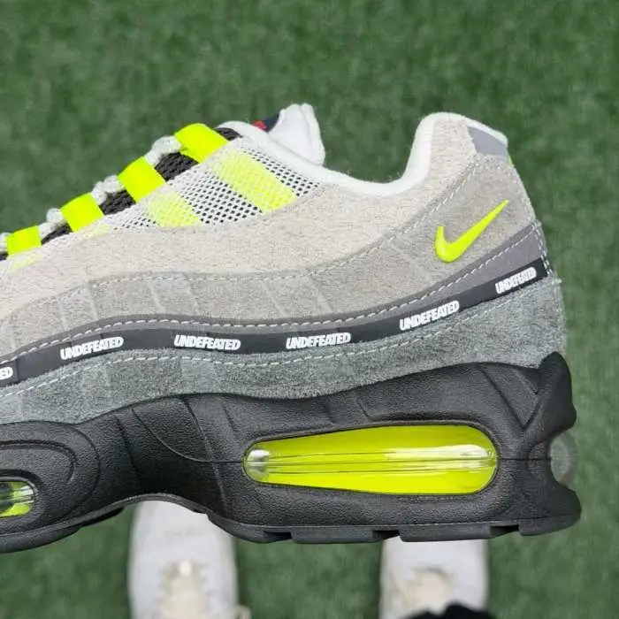 Authentic Nike Air Max 95 SP Undefeated Geo NYC Neon 
