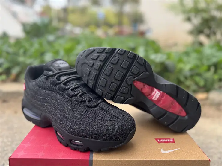 Authentic Nike Air Max 95 OG Levis Black 