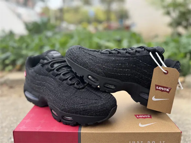 Authentic Nike Air Max 95 OG Levis Black 