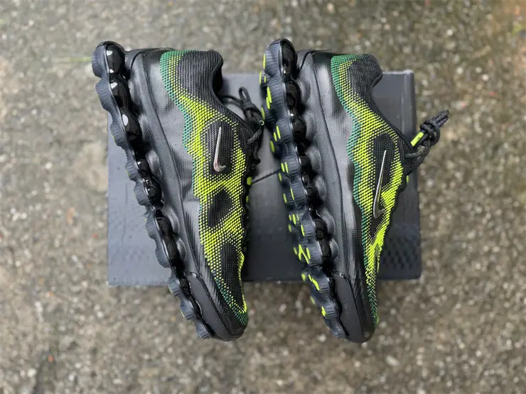 Authentic Nike Air Liquid Max Black Green Apple 