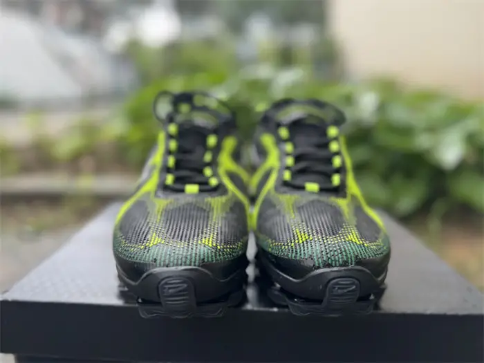 Authentic Nike Air Liquid Max Black Green Apple 