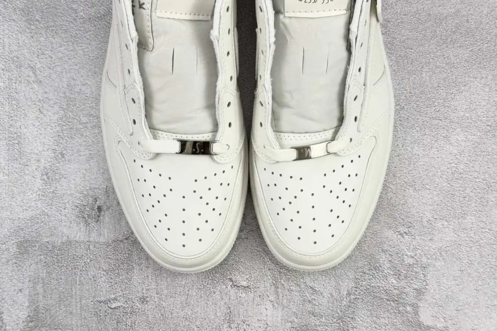 Authentic Jordan 1 Retro Low OG SP  Travis Scott Michael Rubin White Party (Friends and Family)  GS 