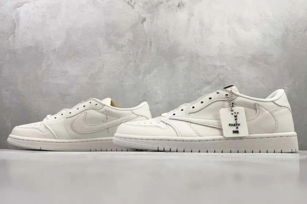 Authentic Jordan 1 Retro Low OG SP  Travis Scott Michael Rubin White Party (Friends and Family)  GS 