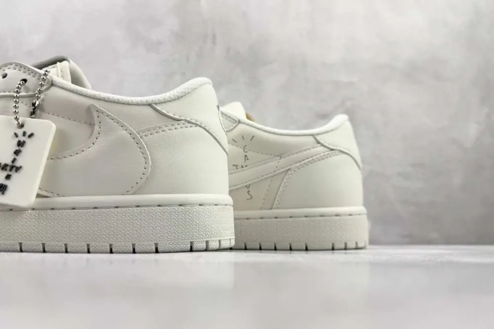 Authentic Jordan 1 Retro Low OG SP  Travis Scott Michael Rubin White Party (Friends and Family)  GS 