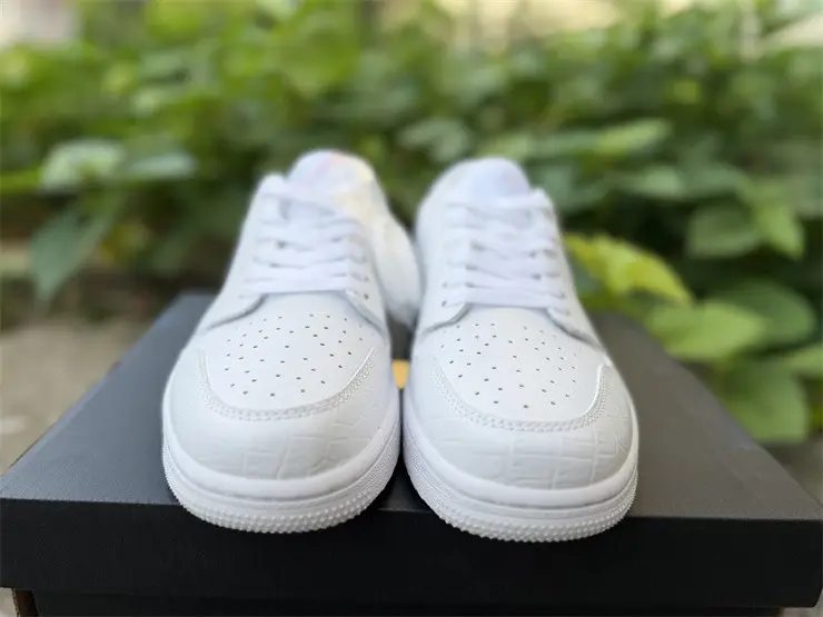 Authentic Air Jodan 1 Low Golf White Crocodile 